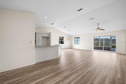 House in Lakeland, Florida 3 bedrooms, 152.08 sq.m. № 1914826 - photo 2