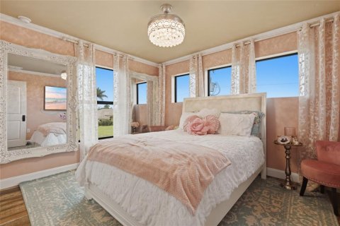 Villa ou maison à vendre à Cape Coral, Floride: 5 chambres, 430.6 m2 № 2308815 - photo 5