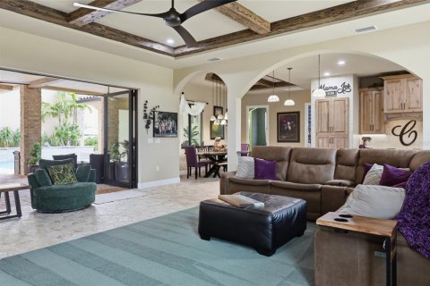 Villa ou maison à vendre à Cape Coral, Floride: 5 chambres, 430.6 m2 № 2308815 - photo 12