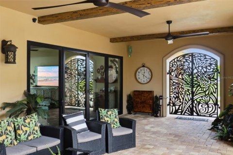 Villa ou maison à vendre à Cape Coral, Floride: 5 chambres, 430.6 m2 № 2308815 - photo 10