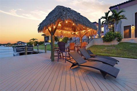 Villa ou maison à vendre à Cape Coral, Floride: 5 chambres, 430.6 m2 № 2308815 - photo 6