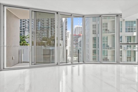 Condo in Miami, Florida, 1 bedroom  № 2000603 - photo 10