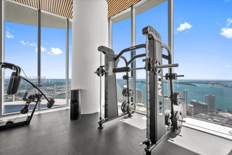 Condo in Miami, Florida, 1 bedroom  № 2000603 - photo 15