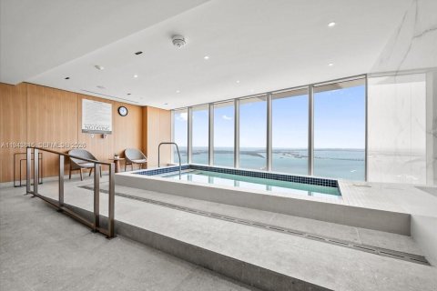 Condo in Miami, Florida, 1 bedroom  № 2000603 - photo 14