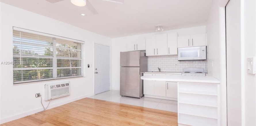 Condo à Miami Beach, Floride, 1 chambre  № 2086236