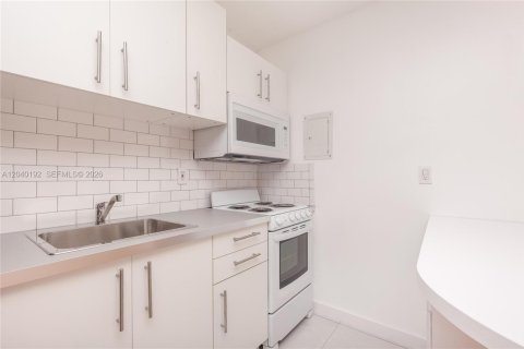 Copropriété à louer à Miami Beach, Floride: 1 chambre, 39.02 m2 № 2086236 - photo 2
