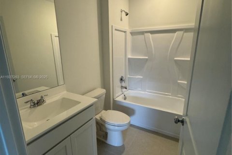 Casa en alquiler en Port St. Lucie, Florida, 6 dormitorios, 236.9 m2 № 1986224 - foto 4