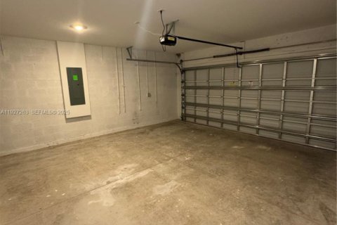 Casa en alquiler en Port St. Lucie, Florida, 6 dormitorios, 236.9 m2 № 1986224 - foto 26