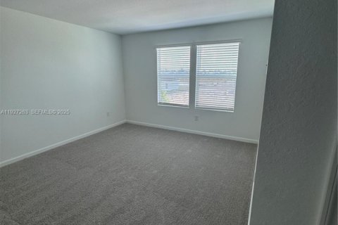 Casa en alquiler en Port St. Lucie, Florida, 6 dormitorios, 236.9 m2 № 1986224 - foto 8