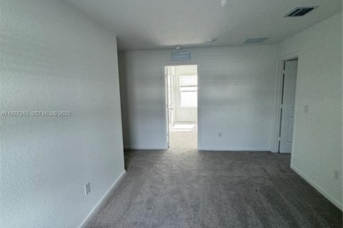 Casa en alquiler en Port St. Lucie, Florida, 6 dormitorios, 236.9 m2 № 1986224 - foto 6