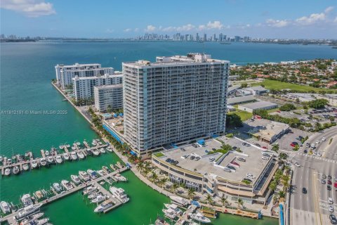 Copropriété à louer à North Bay Village, Floride: 1 chambre, 65.5 m2 № 1759103 - photo 13