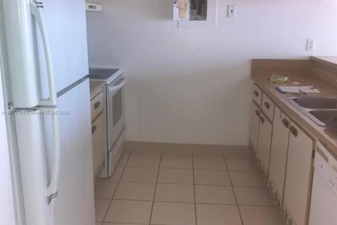 Copropriété à louer à North Bay Village, Floride: 1 chambre, 65.5 m2 № 1759103 - photo 3