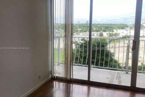 Copropriété à louer à North Bay Village, Floride: 1 chambre, 65.5 m2 № 1759103 - photo 4