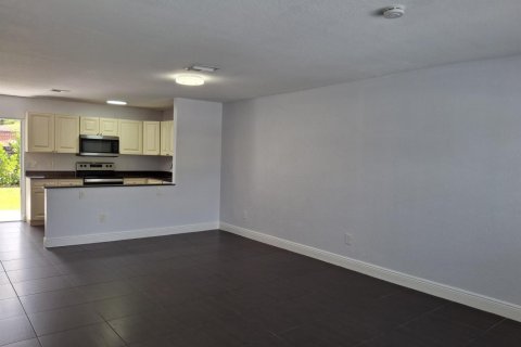 Apartment in Coral Springs, Florida 3 bedrooms, 123.19 sq.m. № 2250977 - photo 4