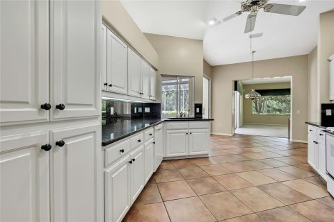 House in Homosassa, Florida 3 bedrooms, 220.74 sq.m. № 1813734 - photo 2