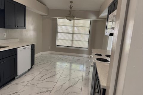 Villa ou maison à vendre à Orlando, Floride: 3 chambres, 137.31 m2 № 2415214 - photo 4