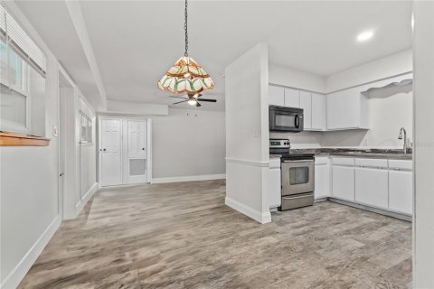 Casa en alquiler en Altamonte Springs, Florida, 4 dormitorios, 186.73 m2 № 1877078 - foto 10