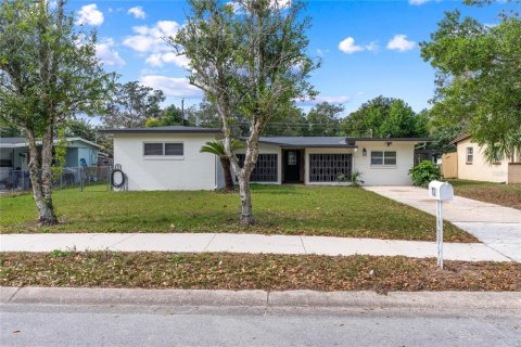 Casa en alquiler en Altamonte Springs, Florida, 4 dormitorios, 186.73 m2 № 1877078 - foto 1