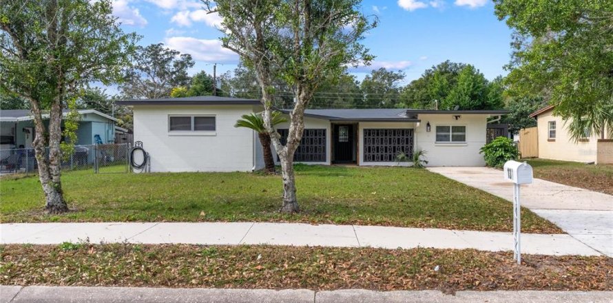 Casa en Altamonte Springs, Florida 4 dormitorios, 186.73 m2 № 1877078