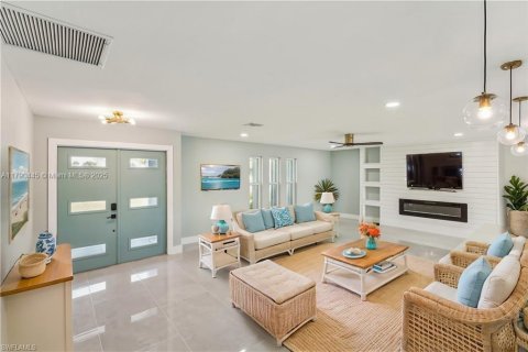 Casa en venta en Cape Coral, Florida, 3 dormitorios, 166.2 m2 № 1862119 - foto 3