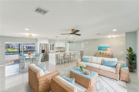 Casa en venta en Cape Coral, Florida, 3 dormitorios, 166.2 m2 № 1862119 - foto 7