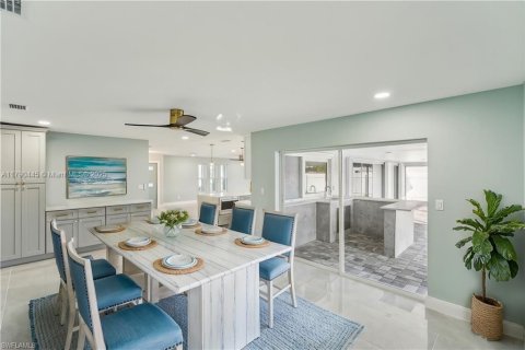 Casa en venta en Cape Coral, Florida, 3 dormitorios, 166.2 m2 № 1862119 - foto 14