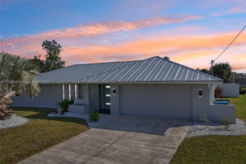 Casa en venta en Cape Coral, Florida, 3 dormitorios, 166.2 m2 № 1862119 - foto 20
