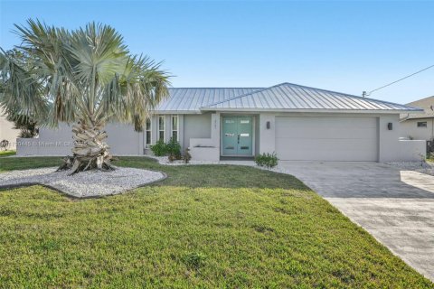 Casa en venta en Cape Coral, Florida, 3 dormitorios, 166.2 m2 № 1862119 - foto 1