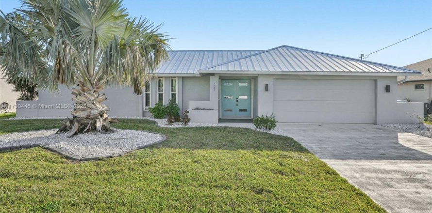 Casa en Cape Coral, Florida 3 dormitorios, 166.2 m2 № 1862119