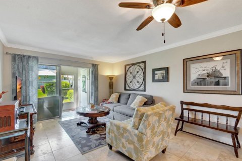 Condo in Ocean Ridge, Florida, 2 bedrooms № 2146713 - photo 12