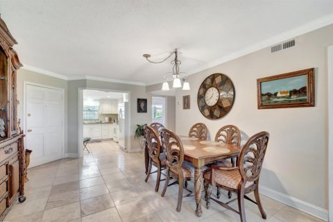 Condo in Ocean Ridge, Florida, 2 bedrooms № 2146713 - photo 10
