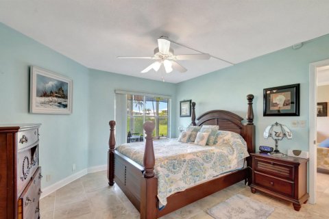 Condo in Ocean Ridge, Florida, 2 bedrooms № 2146713 - photo 18