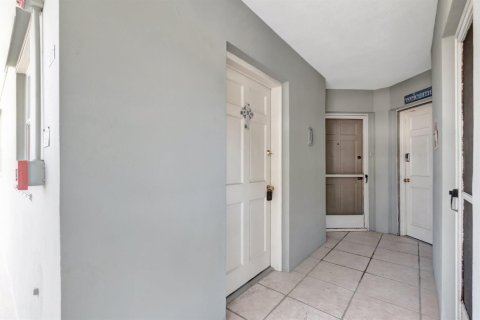 Condo in Ocean Ridge, Florida, 2 bedrooms № 2146713 - photo 8