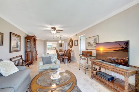Condo in Ocean Ridge, Florida, 2 bedrooms № 2146713 - photo 11