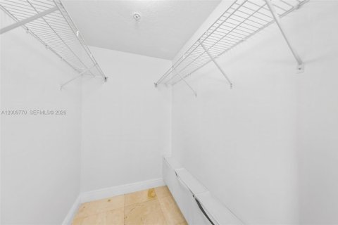 Apartment in Miami, Florida 1 bedroom, 58.53 sq.m. № 2072738 - photo 10