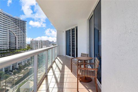 Hotel in Fort Lauderdale, Florida 1 bedroom, 95.5 sq.m. № 2154446 - photo 20