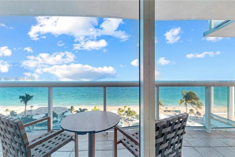 Hotel in Fort Lauderdale, Florida 1 bedroom, 95.5 sq.m. № 2154446 - photo 2