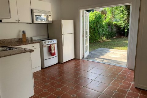 House in Miami, Florida 1 bedroom № 1972031 - photo 6