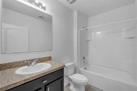 House in Kissimmee, Florida 4 bedrooms, 171.5 sq.m. № 2204600 - photo 14