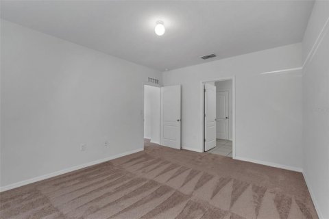 House in Kissimmee, Florida 4 bedrooms, 171.5 sq.m. № 2204600 - photo 10