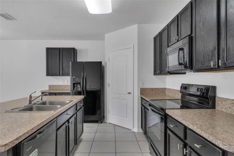 House in Kissimmee, Florida 4 bedrooms, 171.5 sq.m. № 2204600 - photo 4