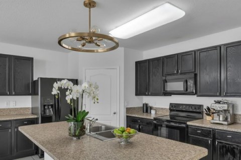 House in Kissimmee, Florida 4 bedrooms, 171.5 sq.m. № 2204600 - photo 6
