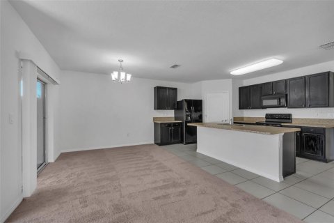 House in Kissimmee, Florida 4 bedrooms, 171.5 sq.m. № 2204600 - photo 8
