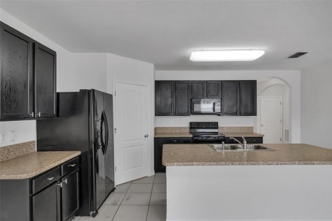 House in Kissimmee, Florida 4 bedrooms, 171.5 sq.m. № 2204600 - photo 5