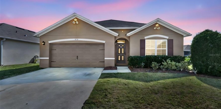 House in Kissimmee, Florida 4 bedrooms, 171.5 sq.m. № 2204600