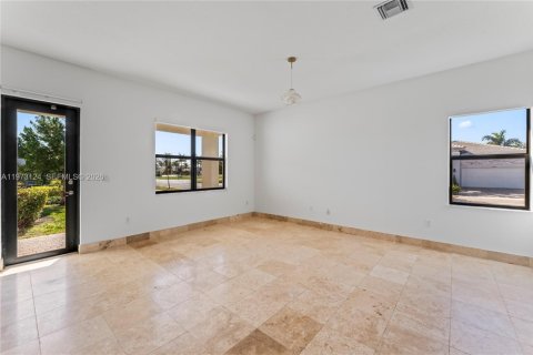 House in Miramar, Florida 3 bedrooms, 190.17 sq.m. № 2044389 - photo 7