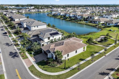 House in Miramar, Florida 3 bedrooms, 190.17 sq.m. № 2044389 - photo 4