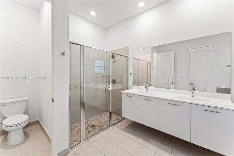 House in Miramar, Florida 3 bedrooms, 190.17 sq.m. № 2044389 - photo 24