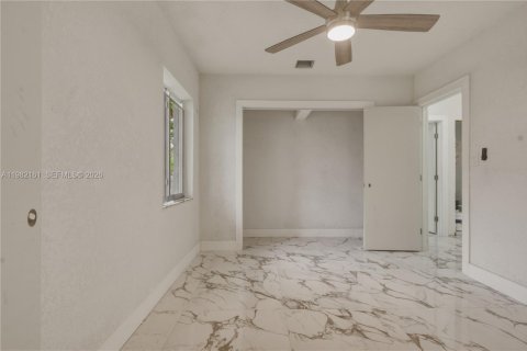 House in Miami, Florida 2 bedrooms, 82.13 sq.m. № 2043309 - photo 8