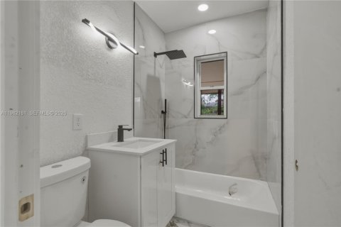 House in Miami, Florida 2 bedrooms, 82.13 sq.m. № 2043309 - photo 9